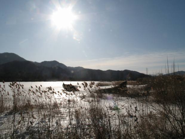 Let a Boat set a Sail on the Ice-bound River